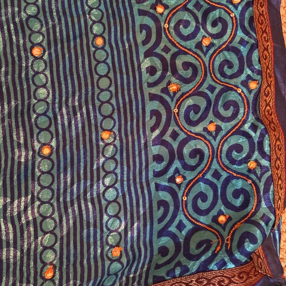 🆕 Printed Saree - Picture 3 of 5